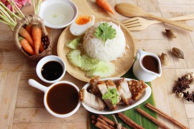 yemek lezzetli pirinç gevrek domuz