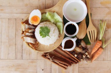 yemek lezzetli pirinç gevrek domuz