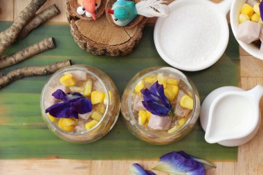 Sagopa Kajmer tatlı Hindistan cevizi sütü ile Tay tatlı