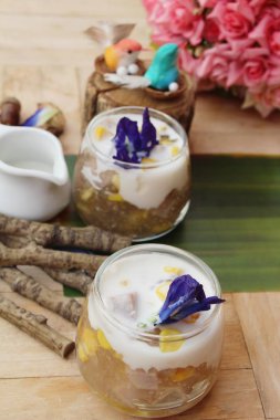 Sagopa Kajmer tatlı Hindistan cevizi sütü ile Tay tatlı