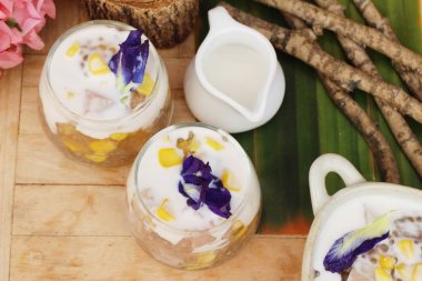 Sagopa Kajmer tatlı Hindistan cevizi sütü ile Tay tatlı