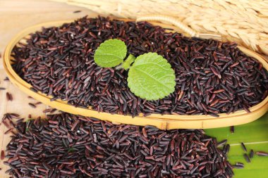 Siyah pirinç yasemin veya organik riceberry pirinç