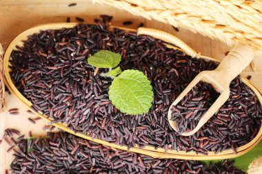 Siyah pirinç yasemin veya organik riceberry pirinç