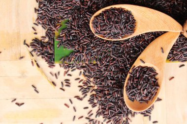 Siyah pirinç yasemin veya organik riceberry pirinç