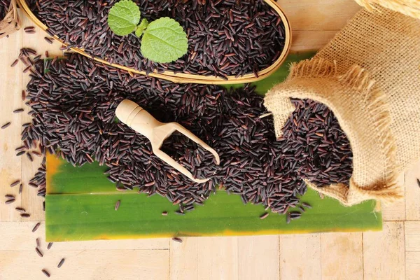 Siyah pirinç yasemin veya organik riceberry pirinç