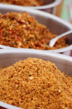 Chili Yapıştır acılı baharatlarla lezzetlidir