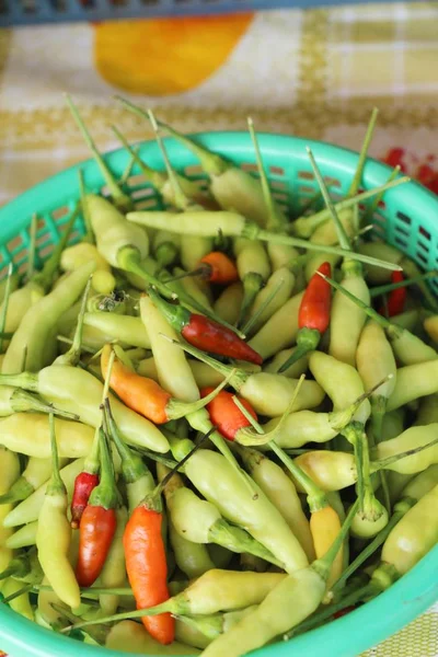 Čerstvé chilli pro vaření na pouliční stánky s jídlem — Stock fotografie