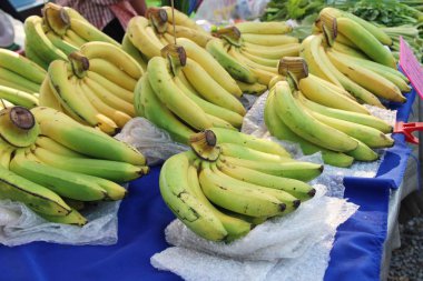 Olgun muz sokak gıda lezzetlidir