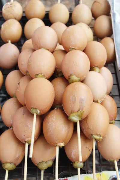 Grilled eggs is delicious in street food — Stock Photo, Image