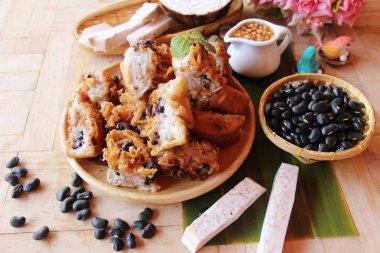 Taro tatlı ve siyah fasulye geleneksel Çince pancake