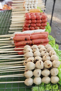 ızgara sosis ve köfte lezzetli