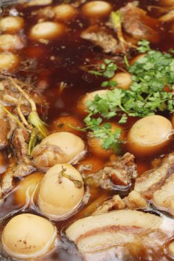 Domuz eti lezzetli, Çin gıda ile haşlanmış yumurta