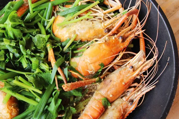 Camarones al horno con fideos de vidrio es delicioso — Foto de Stock