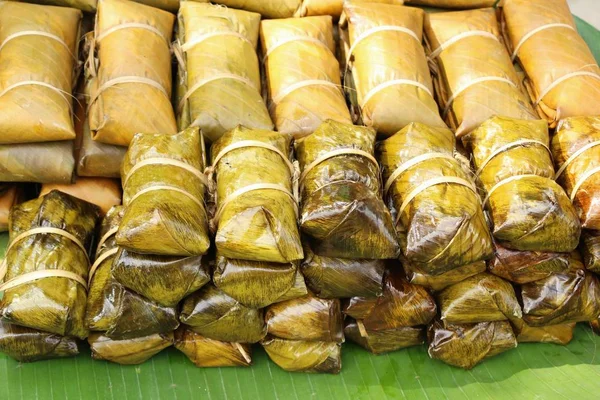 Riso appiccicoso con cocco delizioso, dessert tailandese — Foto Stock