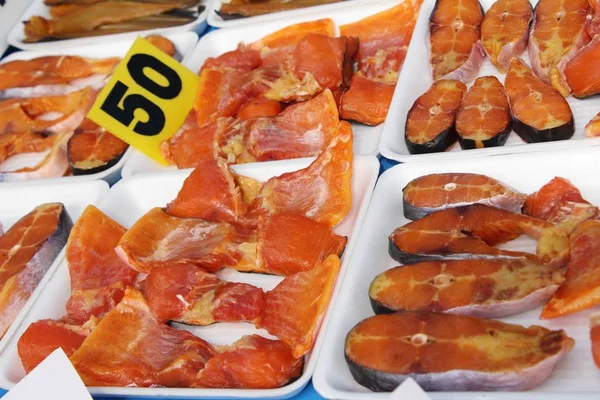 Сушена риба для приготування на вуличній їжі — стокове фото