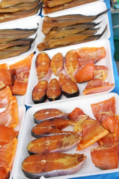 Peixe seco para cozinhar em comida de rua — Fotografia de Stock