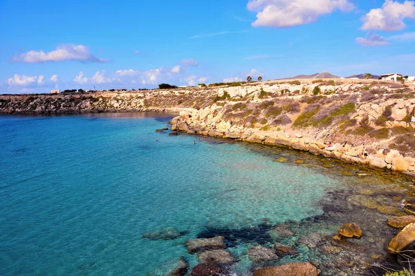 Trapani ilinin Favignana adası Sicilya İtalya