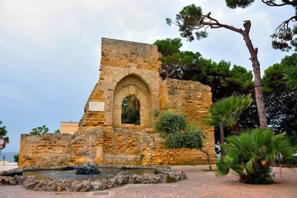 Mazara şatosunun kalıntıları, Norman kemeri, mazara del vallo sicili İtalya