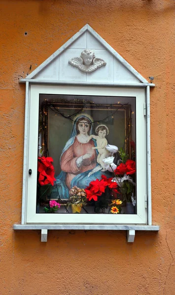 村の歴史的中心部の路地にある野心的な大聖堂マザラ バロシチリア — ストック写真
