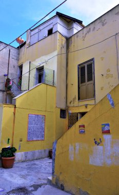 Mazara del vallo Sicilya yolu boyunca tarihi merkez ve seramik dekorasyonlar.