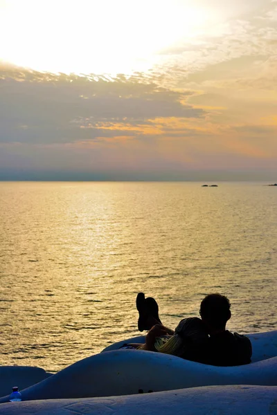 Toeristen Kijken Naar Zonsondergang Genieten Van Zee Scala Dei Turchi — Stockfoto