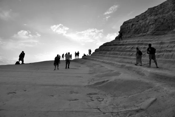 Turistas Assistindo Pôr Sol Desfrutando Mar Scala Dei Turchi Escada — Fotografia de Stock