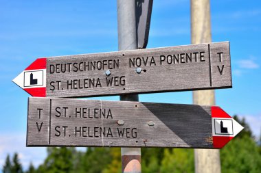 12 Ağustos 2019 Nova Ponente Bolzano İtalya Dolomitleri üzerinde çeşitli yollar için 12 yön