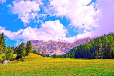 Dolomitler, İtalya 'da Latemar (obereggen) dağı