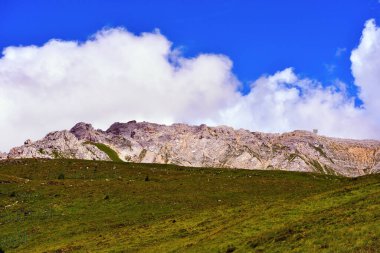 Dolomitler, İtalya 'da Latemar (obereggen) dağı