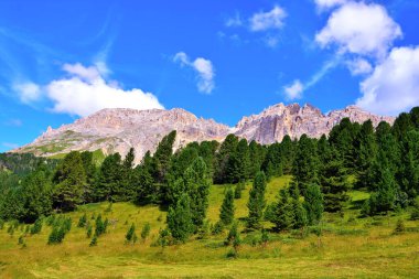 Dolomitler, İtalya 'da Latemar (obereggen) dağı