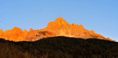 Dolomitler, İtalya 'da Latemar (obereggen) dağı