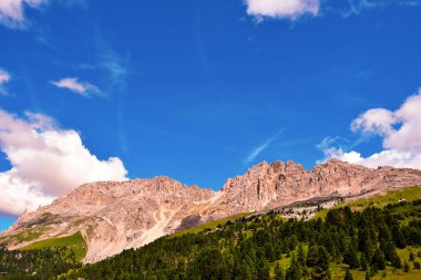 Dolomitler, İtalya 'da Latemar (obereggen) dağı