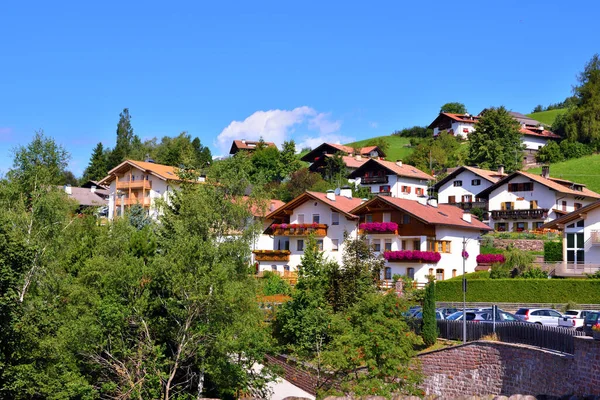 Новітня Понте Село Alto Adige Italy — стокове фото