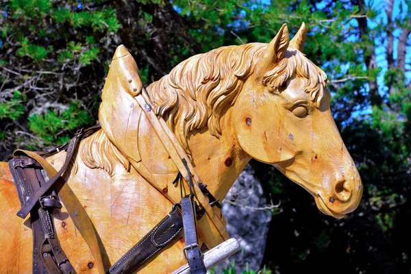 Staty Häst Naturlig Storlek Gjord Trä Belägen Latemar Alp Path — Stockfoto