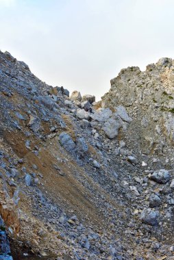 İtalya 'yı terk etmek için Pisa latemar (predazzo pampeago) kulesine doğru atlıyor.