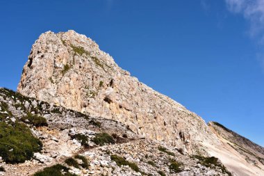 İtalya 'yı terk etmek için Pisa latemar (predazzo pampeago) kulesine doğru atlıyor.