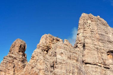 İtalya 'yı terk etmek için Pisa latemar (predazzo pampeago) kulesine doğru atlıyor.