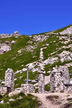İtalya 'yı terk etmek için Pisa latemar (predazzo pampeago) kulesine doğru atlıyor.