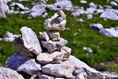 İtalya 'yı terk etmek için Pisa latemar (predazzo pampeago) kulesine doğru atlıyor.