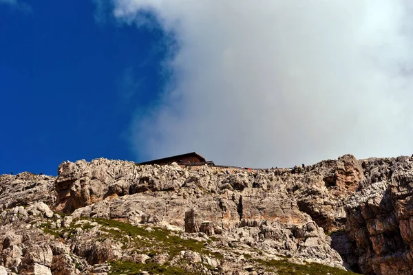 Salta Hacia Torre Ruta Refugio Pisa Latemar Predazzo Pampeago Dolomites — Foto de Stock