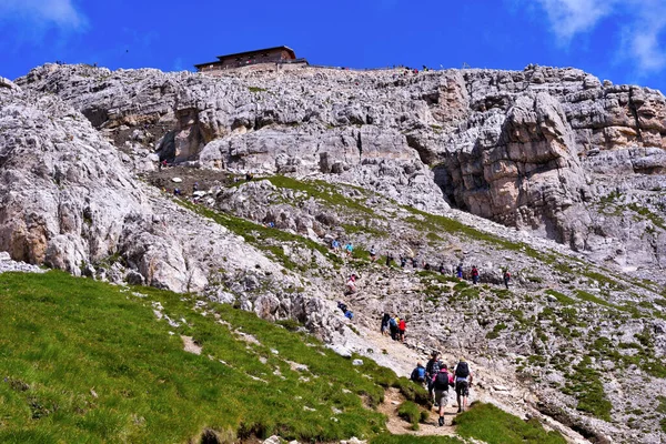 Salta Hacia Torre Ruta Refugio Pisa Latemar Predazzo Pampeago Dolomites —  Fotos de Stock