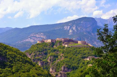 Beseno Kalesi XII. Yüzyıl İtalya 'da Folgaria Trento