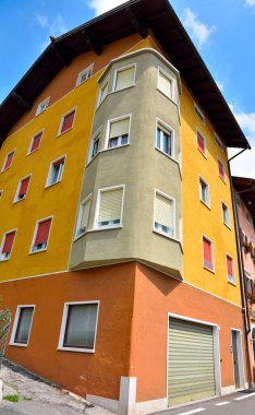 Folgaria Trento İtalya 'da renkli evler