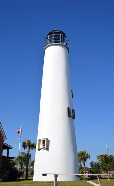 Florida Deniz feneri ve açık mavi gökyüzü