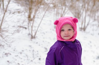 küçük çocuk ve kar