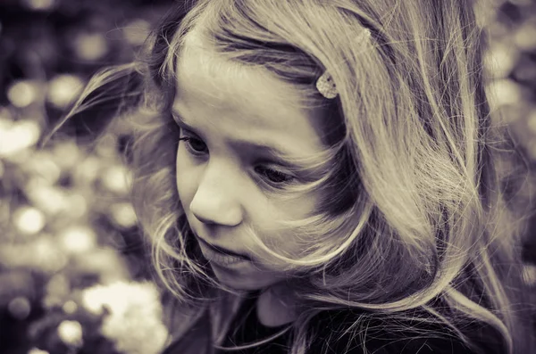 güzel sarışın kız portre