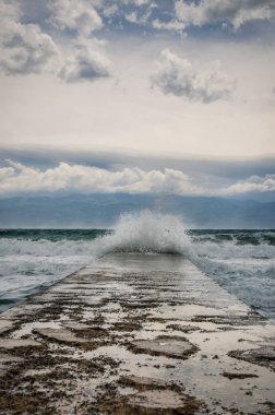 Denizde fırtınalı hava