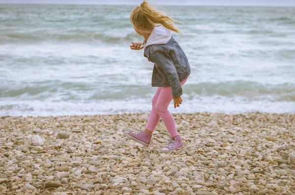 Çocuk ve deniz — Stok fotoğraf