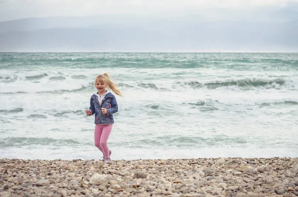 Barn- och havet — Stockfoto