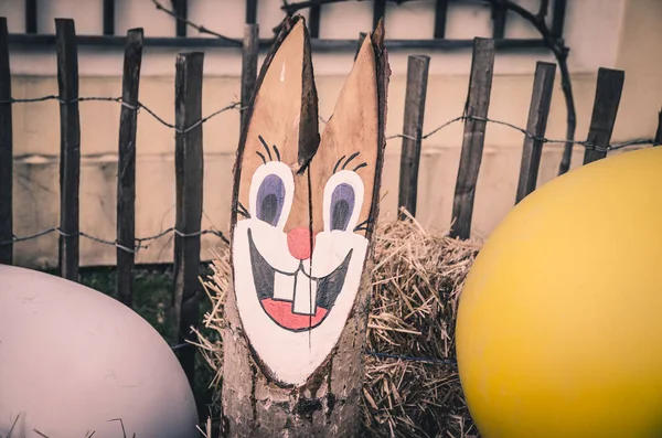 木制复活节兔子装饰 — 图库照片